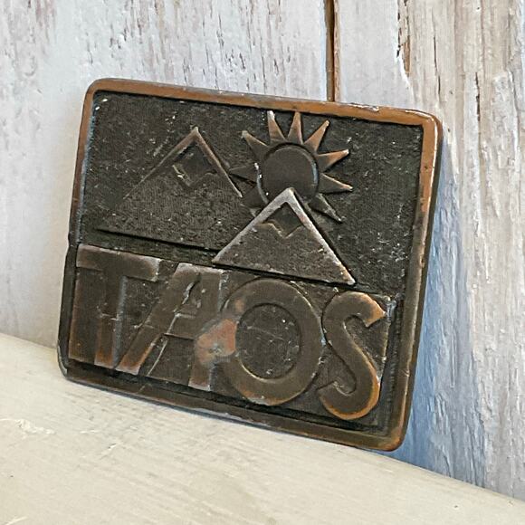 Adez 1975 Taos New Mexico Belt Buckle Aztec Sun Mountains Vintage NO LOOP - Picture 3 of 6